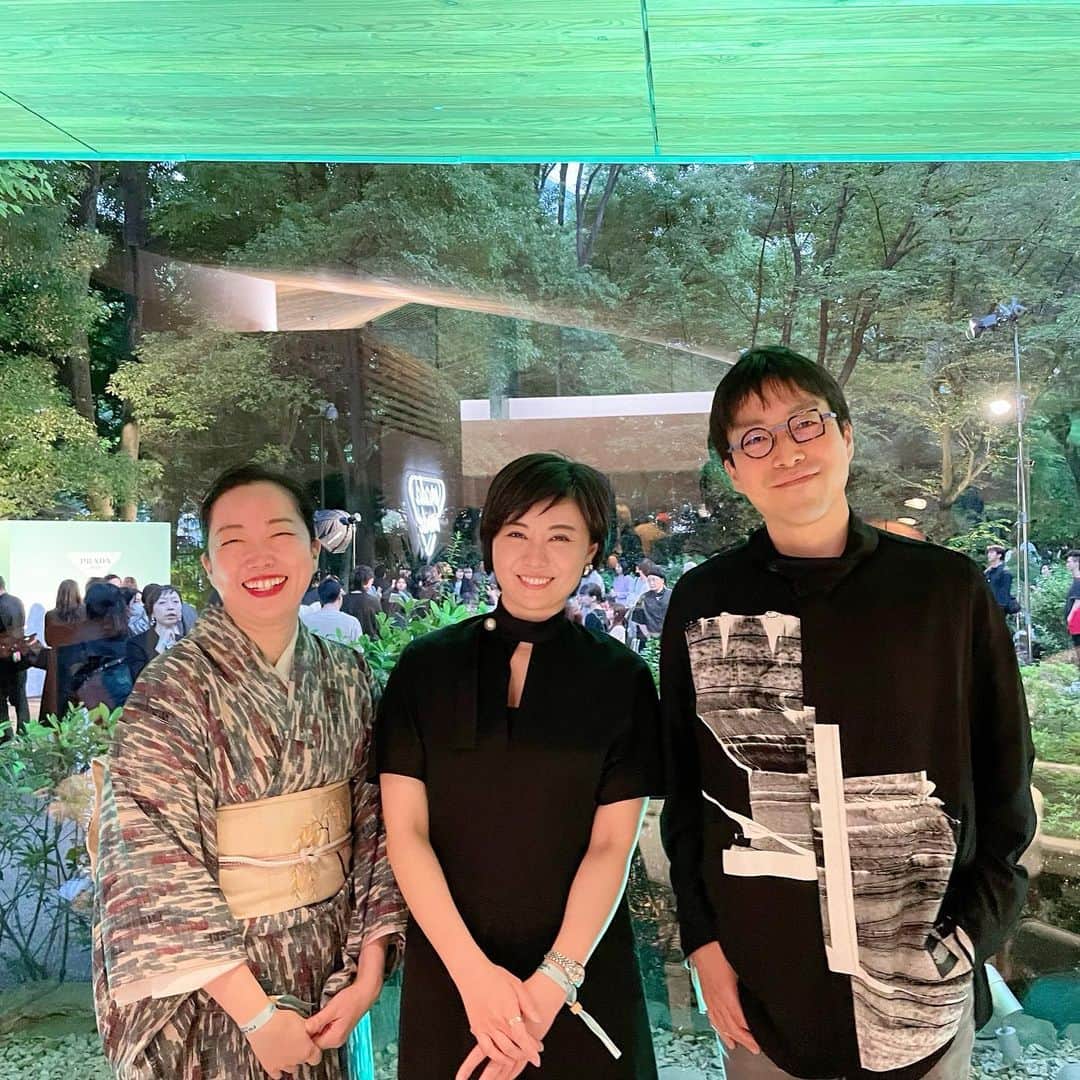 のインスタグラム：「🫶🏻🟢 #pradamode @prada」