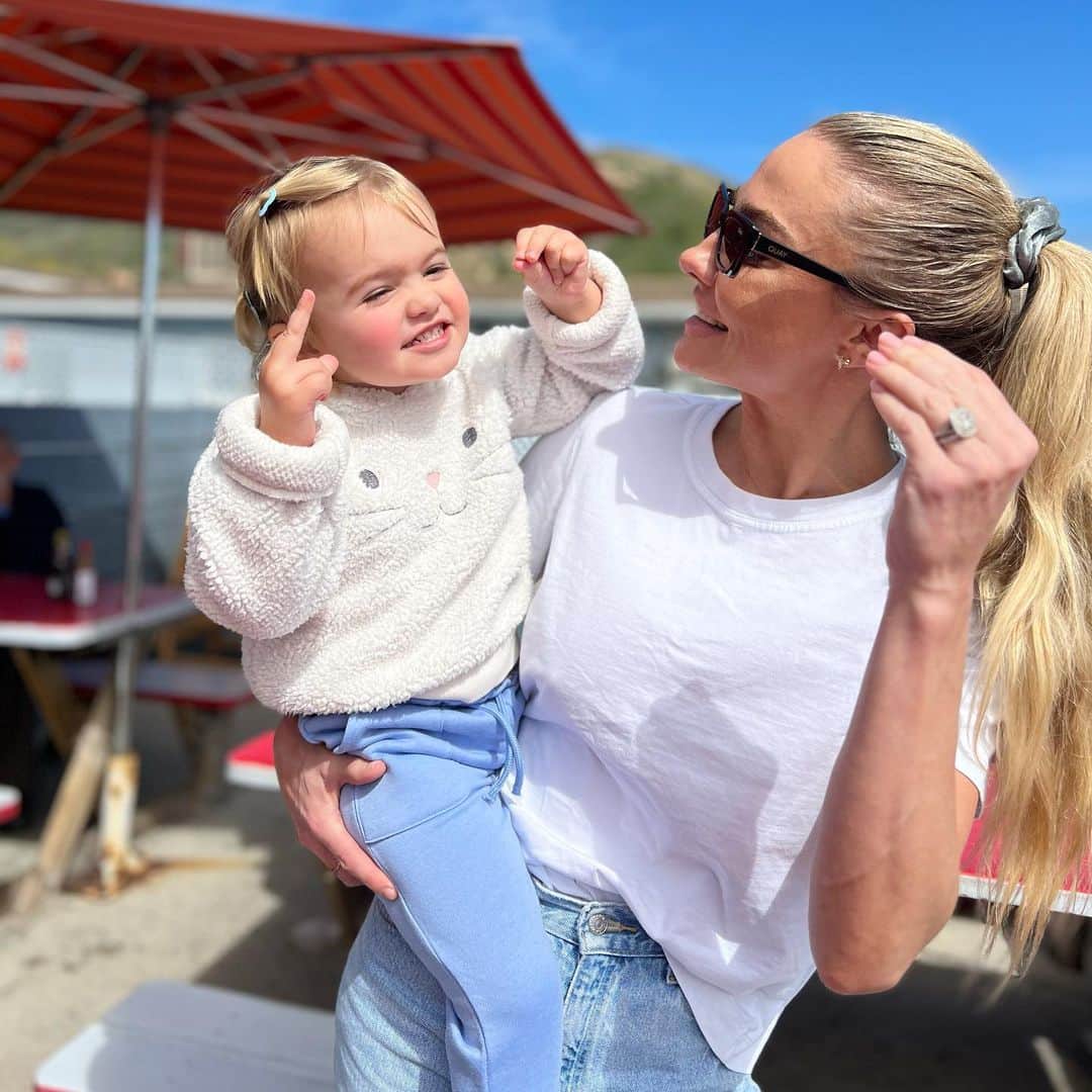 BROOKE EVERSさんのインスタグラム写真 - (BROOKE EVERSInstagram)「Love you my darling girl! I’m so blessed to be your mummy….🩷 #happymothersday」5月14日 7時36分 - brookeevers