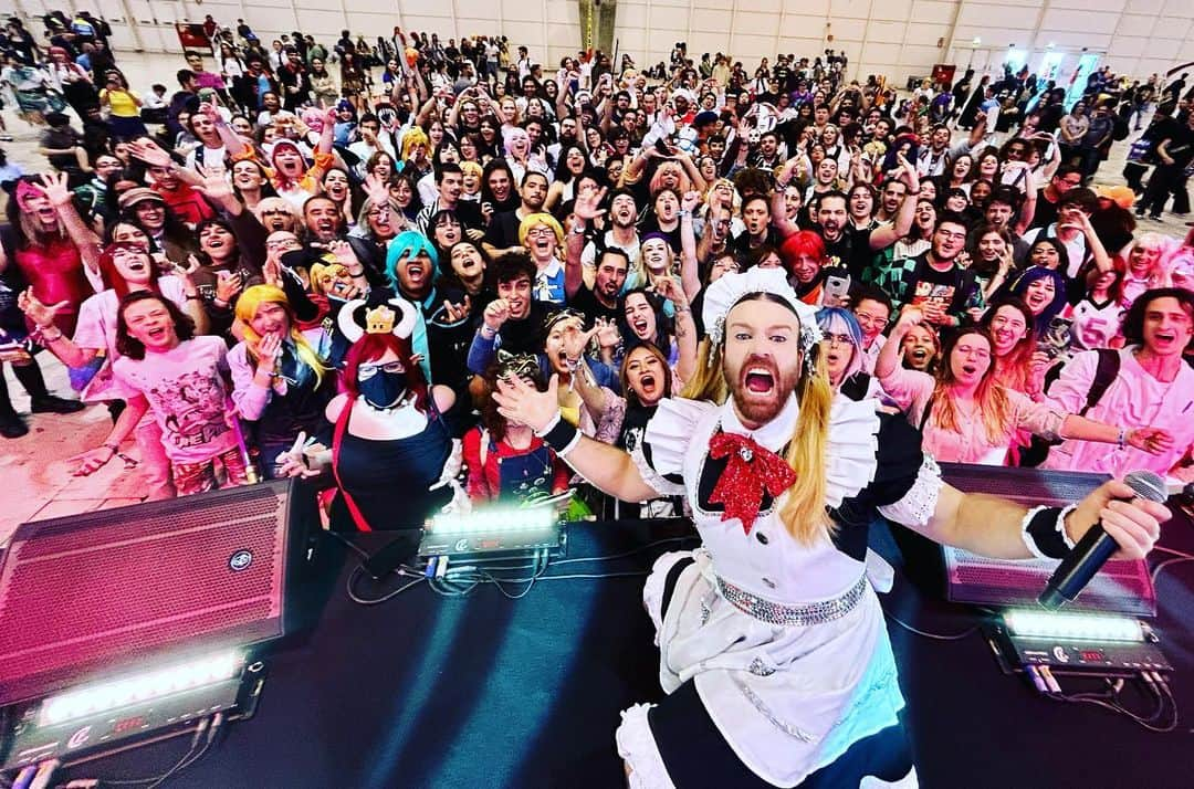 レディビアードのインスタグラム：「Thank you my Lisbon peeps who came to my Q+A today at #iberanime 😘🇵🇹🔥🇵🇹❤️🇵🇹🤩  I had wonderful time with you beautiful people🥰🥰  See you at the concert tomorrow, and we’ll have merchandise sales at 1pm❣️ 🤘🔥❤️🤘🥰」