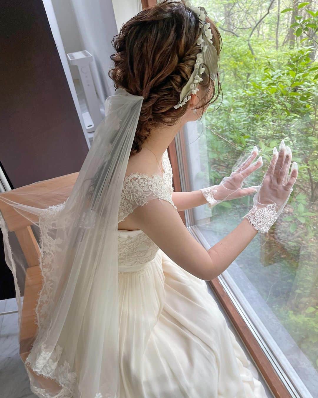 sakincho1028のインスタグラム：「wedding hair🌼 とても可愛らしい花嫁様でした👰  #sakinchohair #hairarrange#hair#arrange#hairset#ヘアアレンジ#アレンジ#ヘアセット#豊橋#美容室#豊橋美容室#結婚式#ブライダル#ヘアメイク#メイク#花嫁#ウェディングドレス#フォトウェディング#前撮り#ブライダルフォト#出張ヘアメイク#ブライダルヘア#ウェディングヘア#花嫁ヘア」