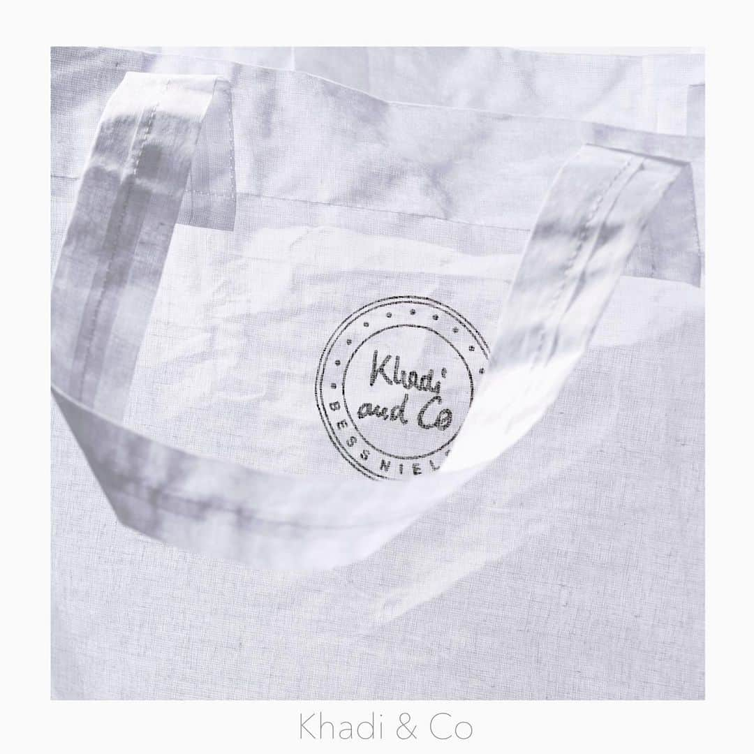 LILI et NENEのインスタグラム：「_ KHADI & CO  KHADI & CO BAG ORGANDY 40*44CM 3,850円(本体価格:3,500円) 39.5×42×5.5  ． @lilietnene プロフィールリンクよりリリエネネオンラインショップへ ． @lilietnene_paris  大好きなパリの日常をお届けする。 ． #lilietnene タグ付けして投稿して頂ければ嬉しいです。  #khadiandco #カーディアンドコー#パリ発ブランド#オシャレキッズ #ベビーファッション#キッズファッション #子供服 #lilietnene #リリエネネ #海外子供服セレクトショップ#kidsfashion #babyfashion #gift #女の子のママ #海外子供服 #キッズコーデ#キッズ  #キッズコーデ女の子 #ベビーコーデ #ベビーコーデ女の子 #ファッション雑貨」