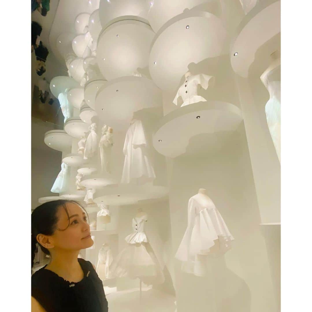 牧瀬里穂さんのインスタグラム写真 - (牧瀬里穂Instagram)「Dior展」5月14日 8時44分 - rihomakise