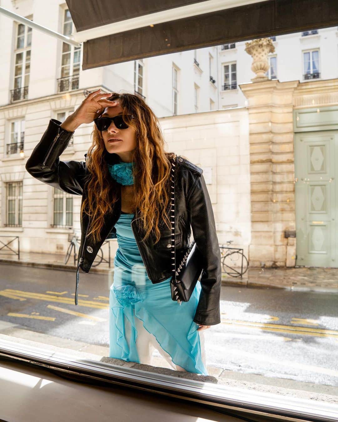 ケリーウェアスラーのインスタグラム：「WINDOW SHOPPING. XK」