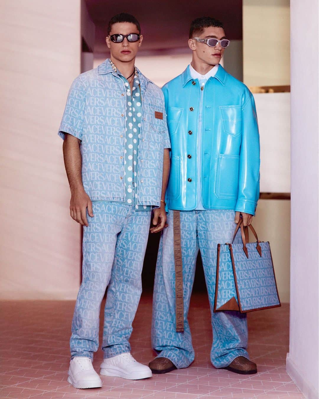 ジャンニヴェルサーチのインスタグラム：「Denim ready-to-wear and accessories laser printed with the multi-logo Versace Allover for #VersaceLaVacanza  Now at Versace.com via the link in bio.」