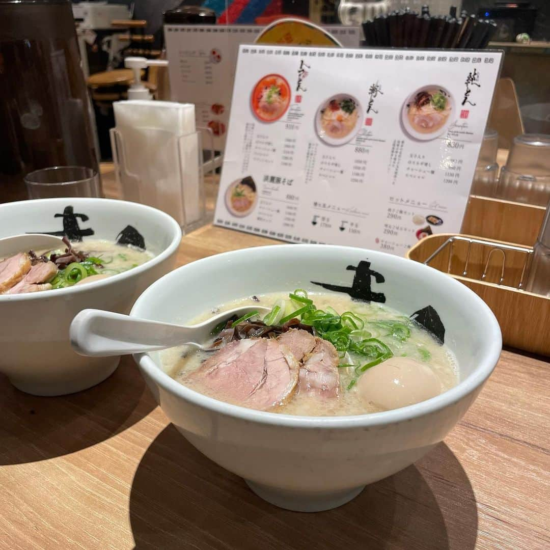 島崎友莉亜のインスタグラム：「#ラーメン食べたい 🍜」