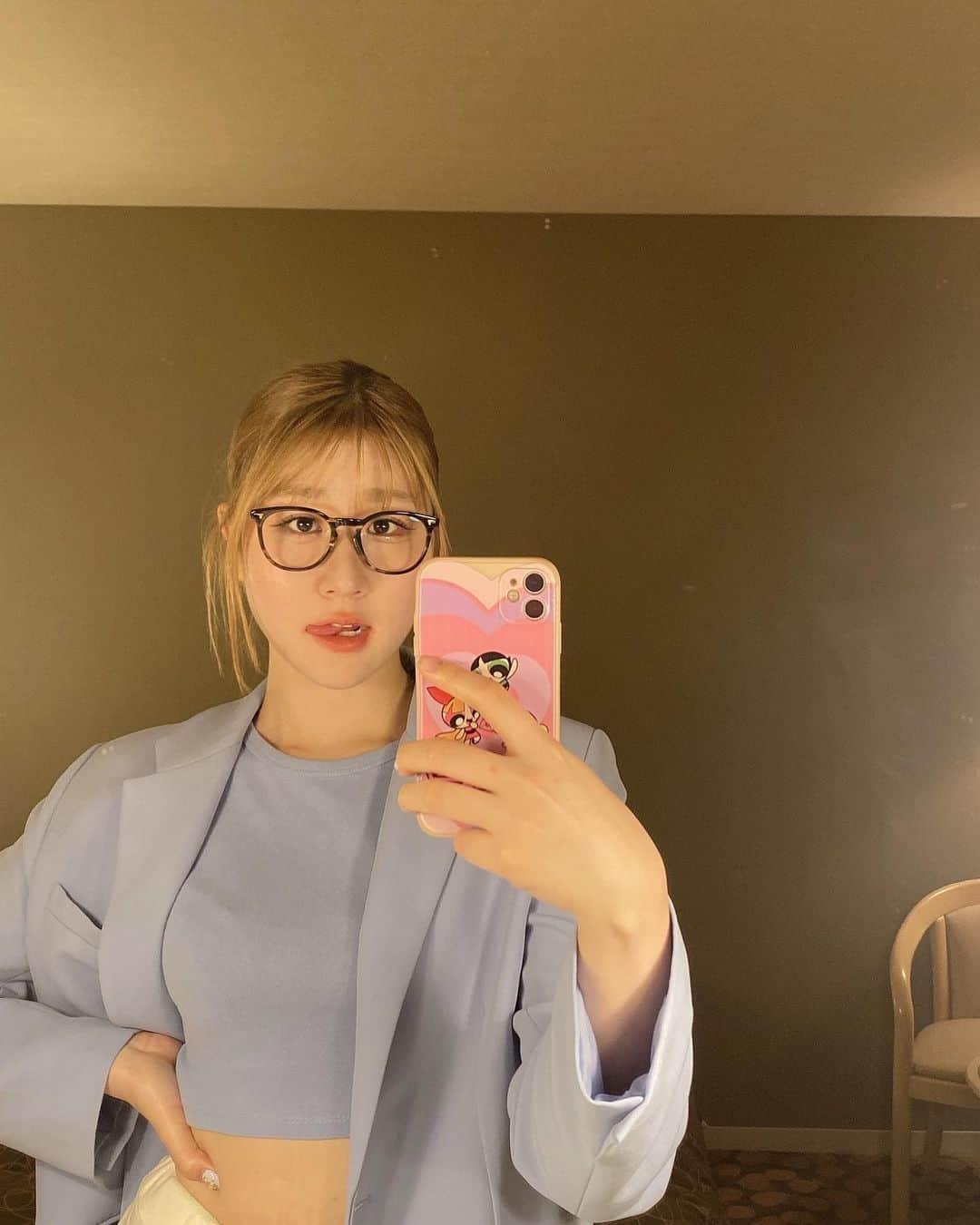 かれん（古賀かれん）さんのインスタグラム写真 - (かれん（古賀かれん）Instagram)「鯖江のメガネ👓 太陽の下に行ったら グラサンになる🕶ｷｭﾋﾟ」5月14日 0時06分 - lgm_karen_official