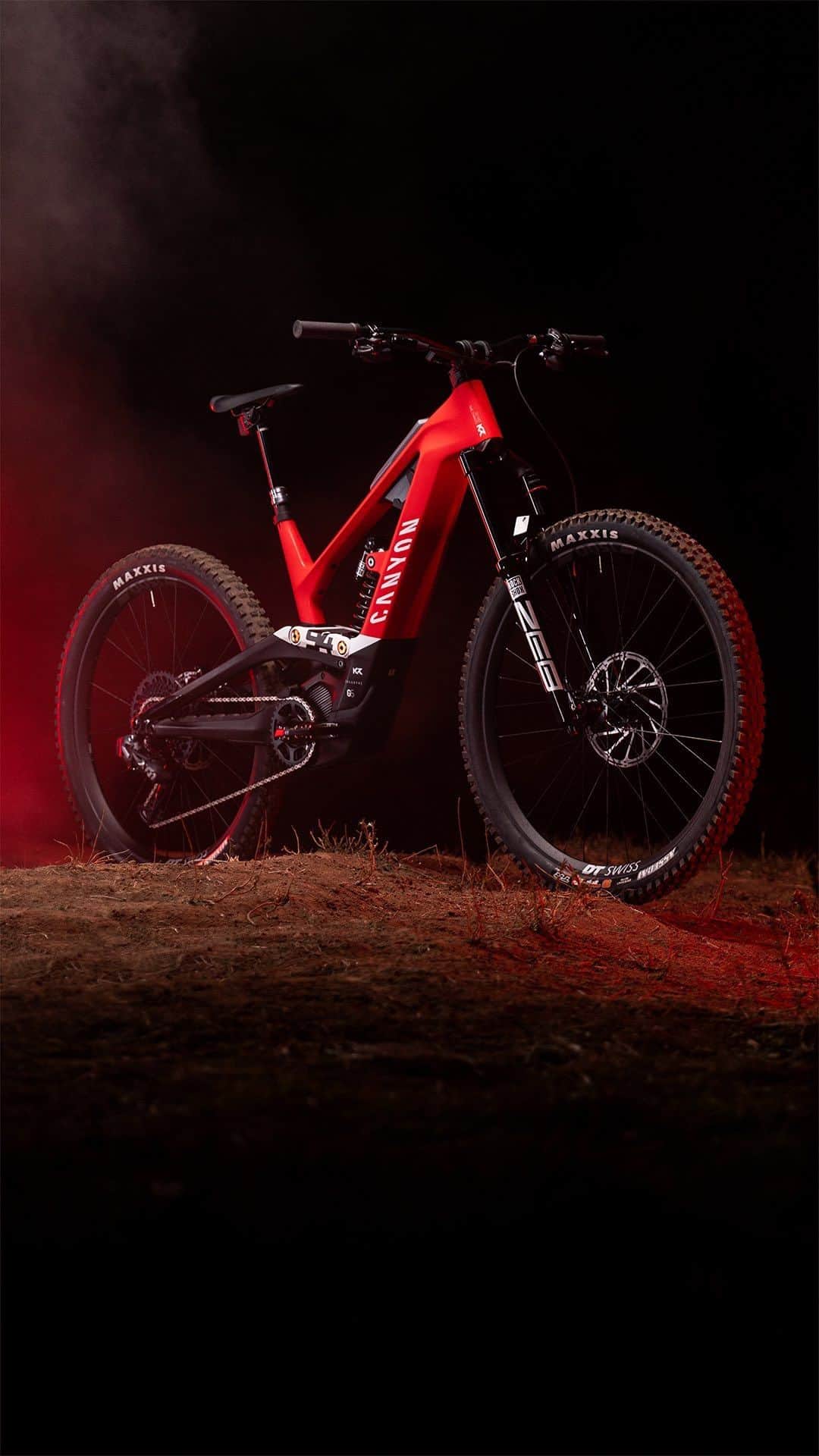 ケン・ロックゼンのインスタグラム：「@canyon X @kenroczen94, e-MTB X MX – with the moto-inspired design of the Canyon Torque:ON CF e-MTB, this collab on a special edition model just had to happen.   Check out the edit on the @canyon YouTube channel.  #MyCanyon #CanyonON #TorqueON #CLLCTV #eMTB #MX  📹 @seagerfilms」