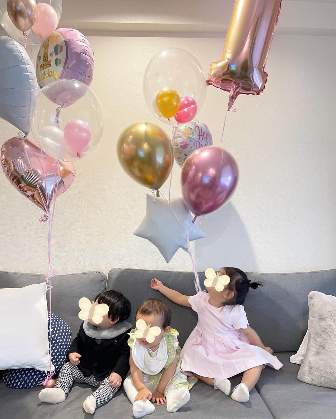 のインスタグラム：「- 今日は結婚式→お友達の娘ちゃんの1歳のBD会へ🎂  1歳11ヶ月、1歳、9ヶ月 可愛い子供達に癒されました❤️ やりとりも可愛かった🌷  楽しい幸せな時間を過ごせた１日でした🍀」