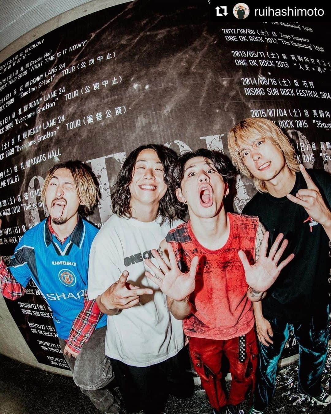 ONE OK ROCK WORLDさんのインスタグラム写真 - (ONE OK ROCK WORLDInstagram)「- #Repost @ruihashimoto with @use.repost ・・・ 【ONE OK ROCK 札幌ファイナル！】 札幌ドームでのONE  OK ROCK 2023 LUXURY DISEASE JAPAN TOUR ファイナルのライブ撮影終了！とんでもなく素晴らしい熱いライブでした！写真はライブ後のワンオク！ #サウシュー　#soundshooter #oneokrock #ワンオクロック　#ワンオク　#札幌　#luxurydisease - #luxurydiseasejapantour2023#final#sapporo #oneokrockofficial #10969taka #toru_10969 #tomo_10969 #ryota_0809」5月14日 0時31分 - oneokrockworld