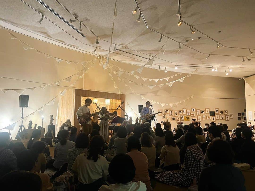 山田稔明さんのインスタグラム写真 - (山田稔明Instagram)「おかざき世界子ども美術博物館でのナイトミュージアムコンサート、盛況のうちに終了。素晴らしい時間でした。」5月14日 0時26分 - toshiakiyamada