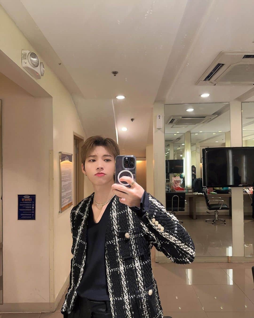 ウヒョン さんのインスタグラム写真 - (ウヒョン Instagram)「Philippines!! It’s been eight years… Next time, with a concert #missuniversephilippines  #infinite #남우현 #namwoohyun」5月14日 0時48分 - nwh91