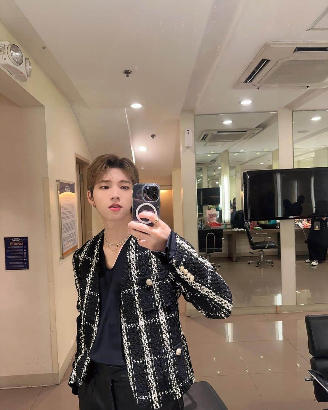 ウヒョン さんのインスタグラム写真 - (ウヒョン Instagram)「Philippines!! It’s been eight years… Next time, with a concert #missuniversephilippines  #infinite #남우현 #namwoohyun」5月14日 0時48分 - nwh91