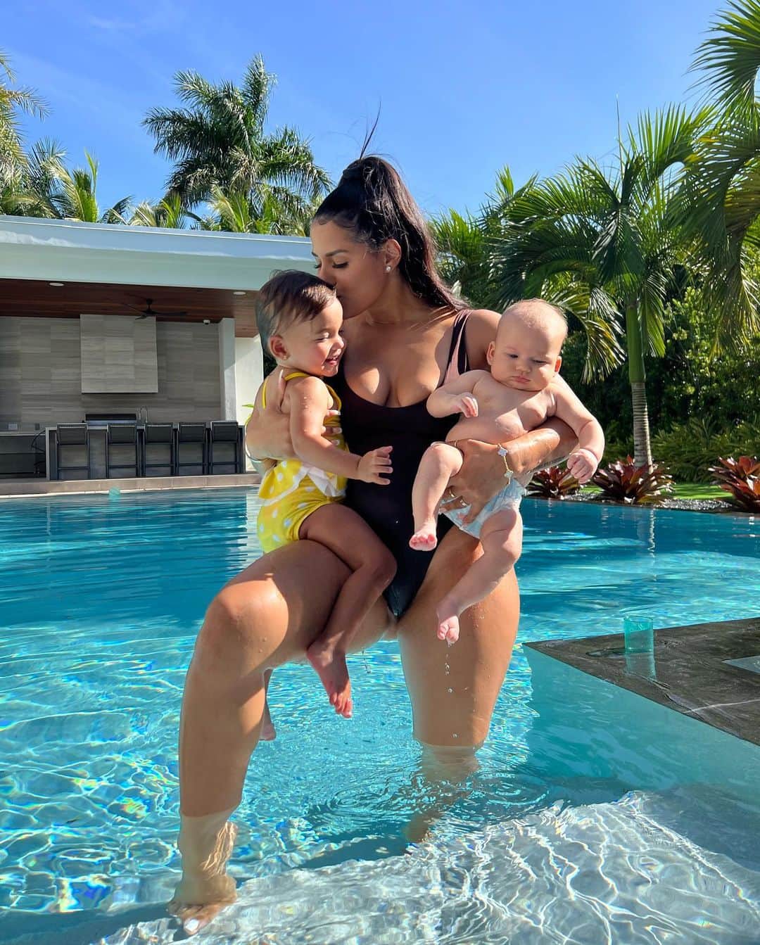 Katya Elise Henryさんのインスタグラム写真 - (Katya Elise HenryInstagram)「mamiiiis!! 🌸 I have read your DM’s and comments and ADVANCED is here 👏🏽  Yall CRUSSHHEEDDD the Post Baby Program, so we just HAD to make the next level up. Post Baby Program - ADVANCED! 💪🏽🩵  More intensity AND more challenges coming your way! Your fitness journey is taken to the next level with the advanced program - created by our team of fitness experts and dietitians. ROUND TWO BABY!! Time to break a sweat, eat good, and get closer and closer to our Milf goals!! 😏   You ready for part 2?! 😍 Let’s Get it! Link in bio!」5月14日 0時51分 - katyaelisehenry