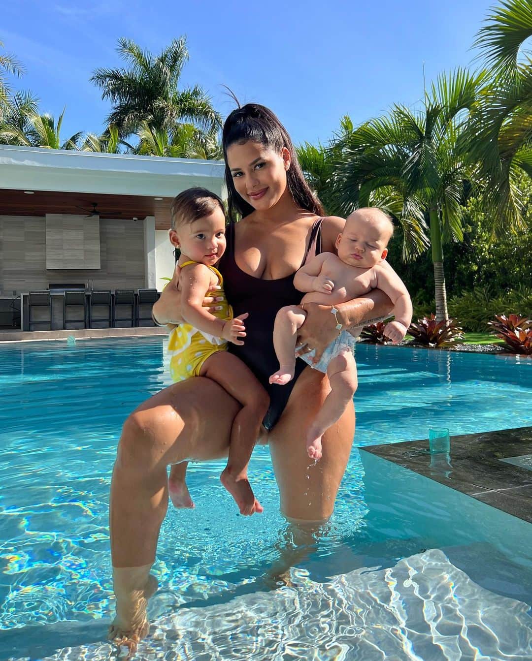 Katya Elise Henryさんのインスタグラム写真 - (Katya Elise HenryInstagram)「mamiiiis!! 🌸 I have read your DM’s and comments and ADVANCED is here 👏🏽  Yall CRUSSHHEEDDD the Post Baby Program, so we just HAD to make the next level up. Post Baby Program - ADVANCED! 💪🏽🩵  More intensity AND more challenges coming your way! Your fitness journey is taken to the next level with the advanced program - created by our team of fitness experts and dietitians. ROUND TWO BABY!! Time to break a sweat, eat good, and get closer and closer to our Milf goals!! 😏   You ready for part 2?! 😍 Let’s Get it! Link in bio!」5月14日 0時51分 - katyaelisehenry