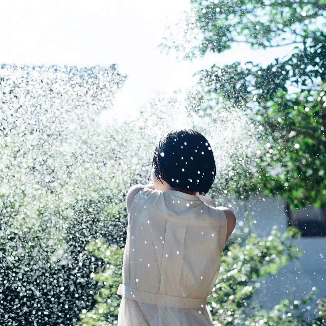 岩倉しおりさんのインスタグラム写真 - (岩倉しおりInstagram)「水遊び。」5月14日 0時55分 - iwakurashiori