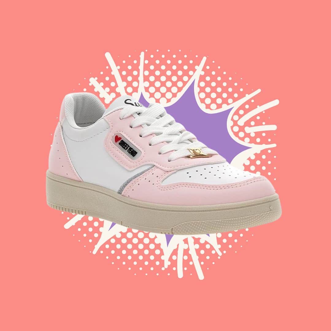 スイートイヤーズのインスタグラム：「Dipingi di rosa i tuoi look, inizia dalle sneakers #sweetyears ❤️ disponibili online e nei negozi @pittarello_official   #sweetyears #shoes #sneakers #nonsivivesenzacuore」