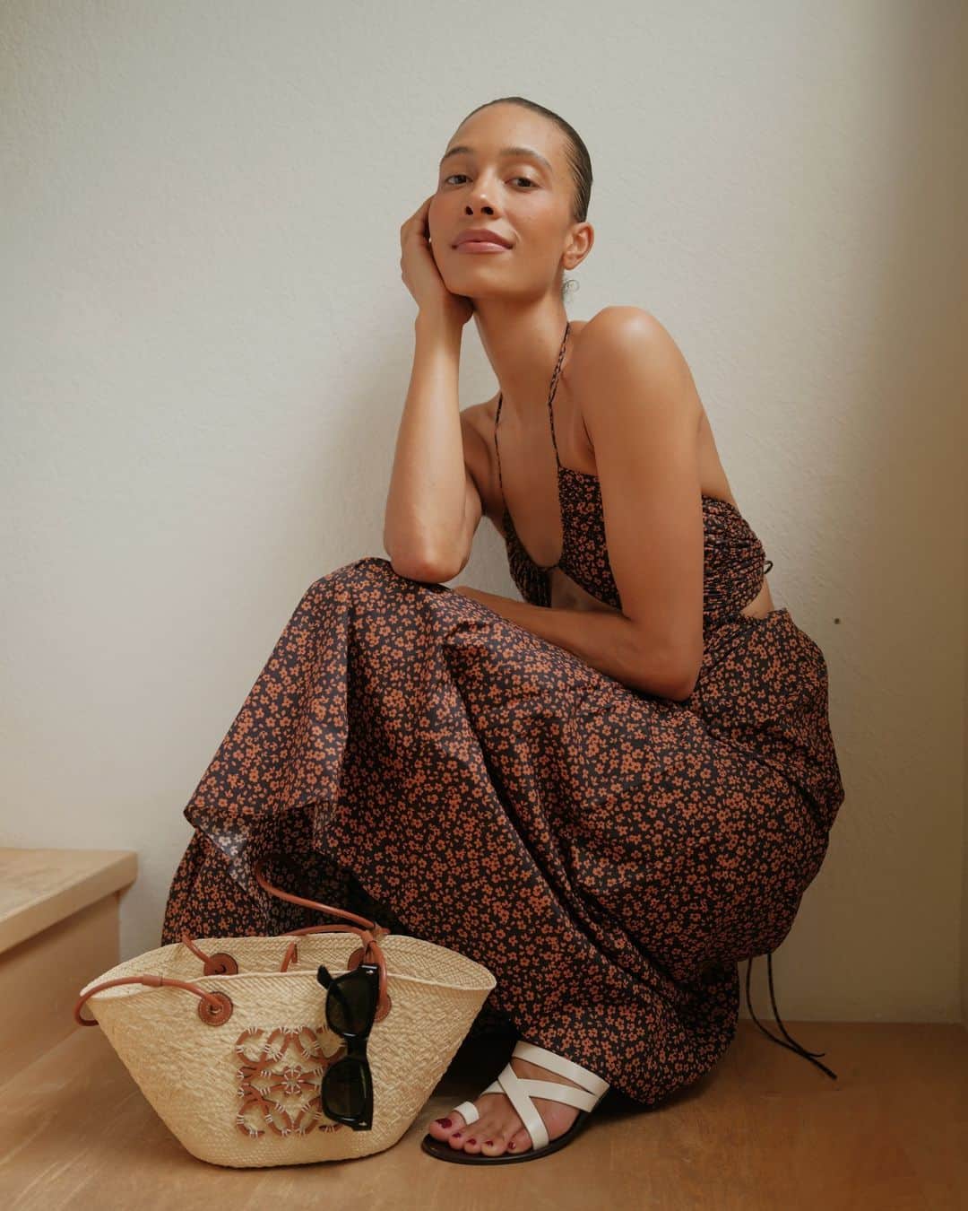 MATCHESFASHION.COMのインスタグラム：「‘I’ve never seen Carolyn Bessette-Kennedy on vacation but I do feel like these looks kind of embody her.’ @tylynnnguyen styles and shoots three looks that she’d take on vacation from the #MATCHES edit. Read the feature and shop her wish list now. #MFShopWith」