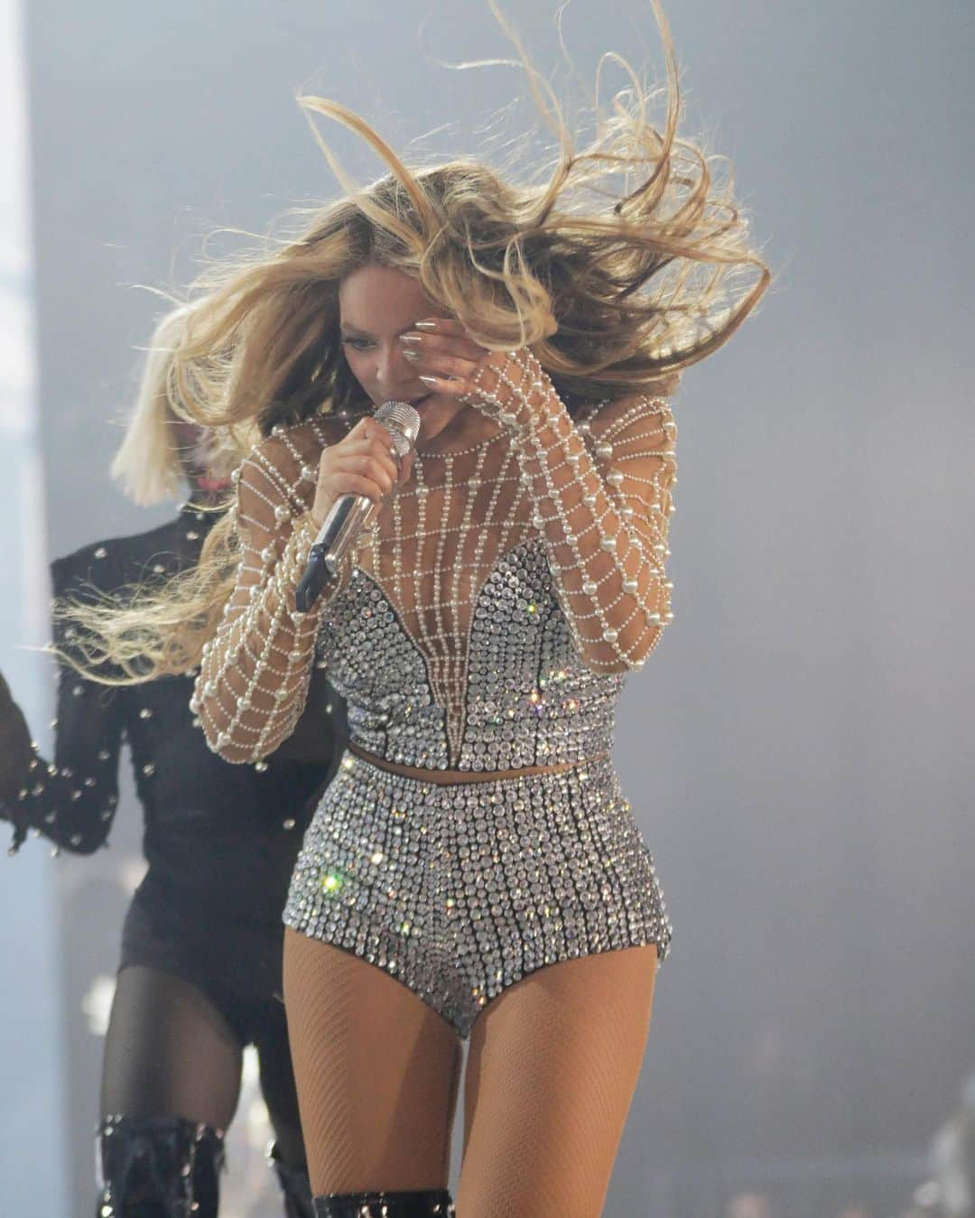 オリヴィエ・ルスタンさんのインスタグラム写真 - (オリヴィエ・ルスタンInstagram)「The RENAISSANCE WORLD TOUR  @beyonce  In Balmain 💎 styled by @sarrjamois  Are you ready for Renaissance ?」5月14日 1時25分 - olivier_rousteing