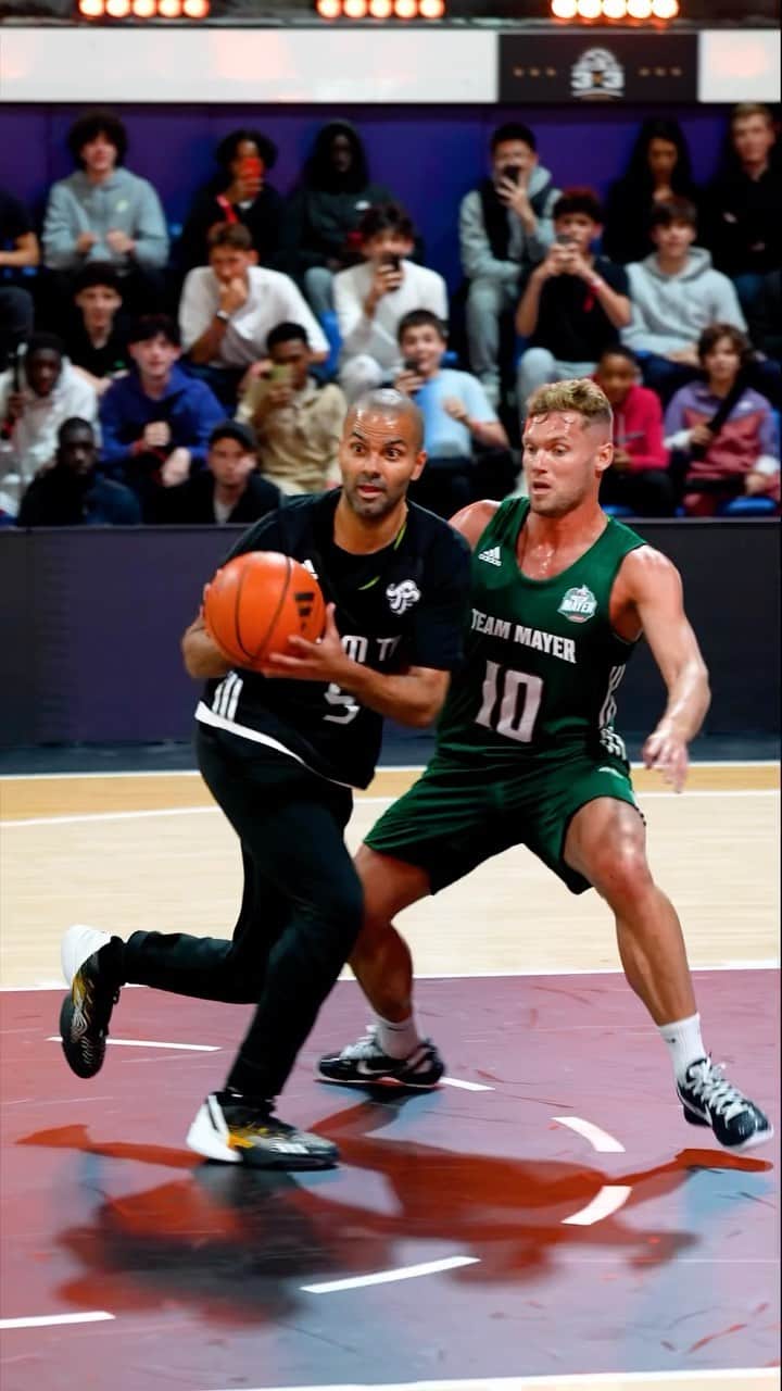 ケビン・マイヤーのインスタグラム：「👌🏼🏀」