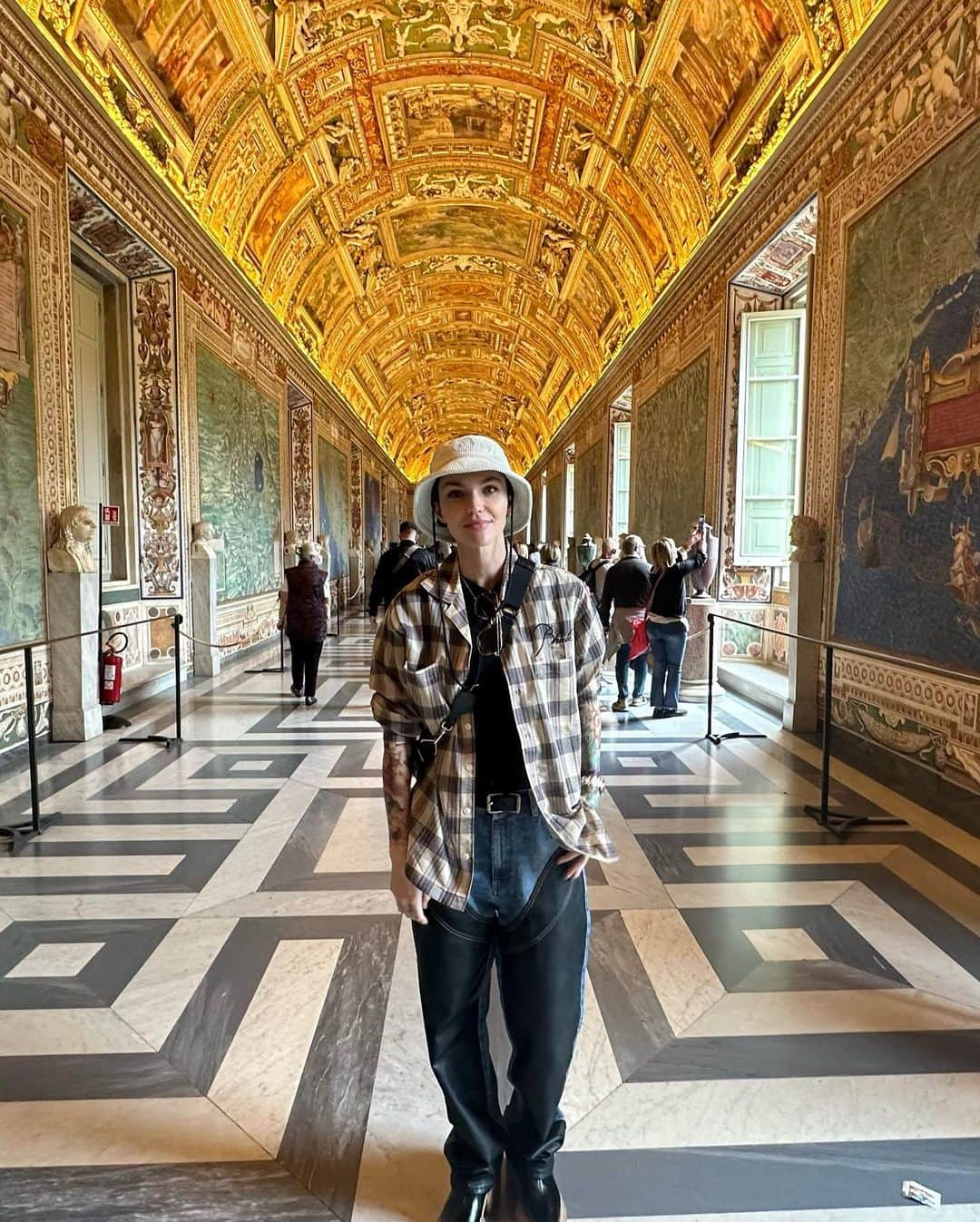 ルビー・ローズさんのインスタグラム写真 - (ルビー・ローズInstagram)「🥰 Making my way around Rome.」5月14日 1時48分 - rubyrose