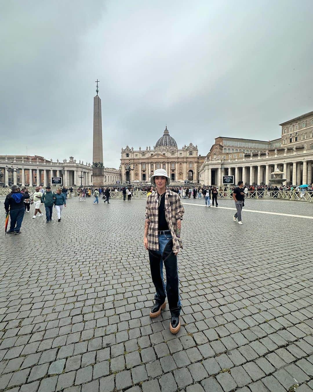 ルビー・ローズのインスタグラム：「🥰 Making my way around Rome.」
