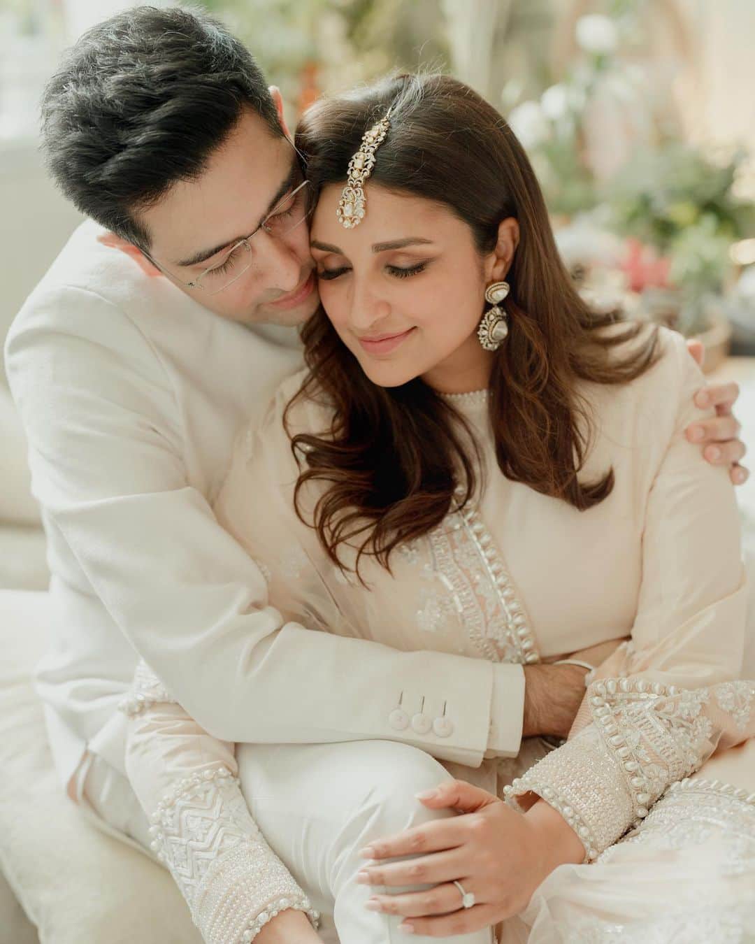 プリヤンカー・チョープラーのインスタグラム：「Congratulations Tisha and Raghav... Cannot wait for the wedding! So happy for you both and the families❤️ so fun to catch up with the fam!」