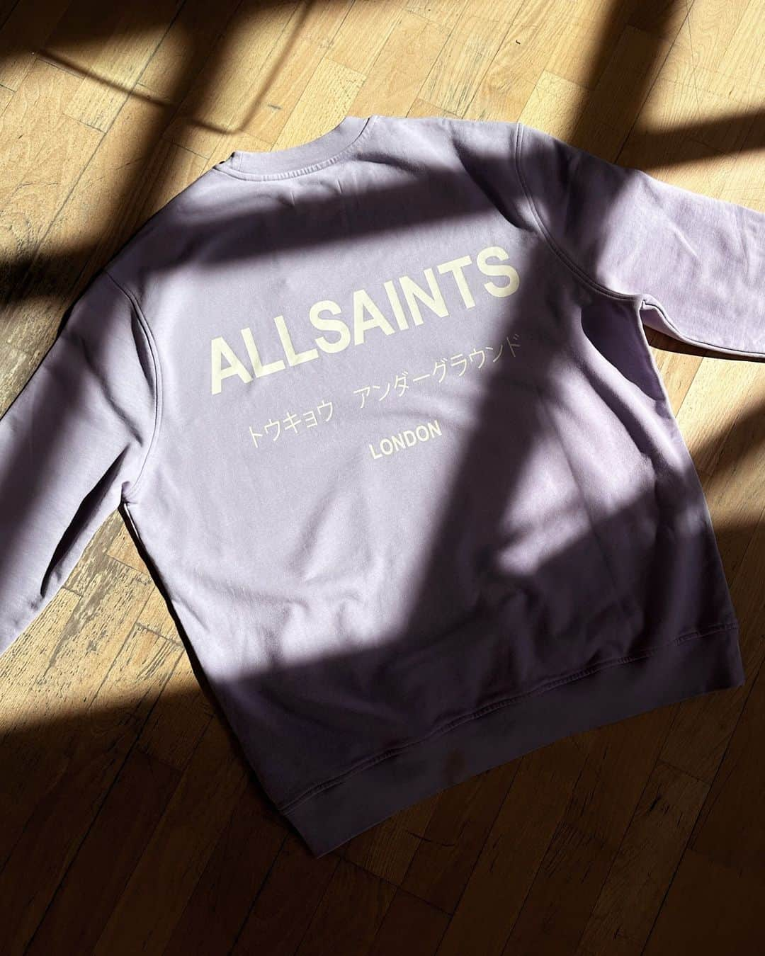 オールセインツさんのインスタグラム写真 - (オールセインツInstagram)「Ur sign to check our new arrivals.  The Underground Sweatshirt. Now in lilac.」5月14日 2時00分 - allsaints