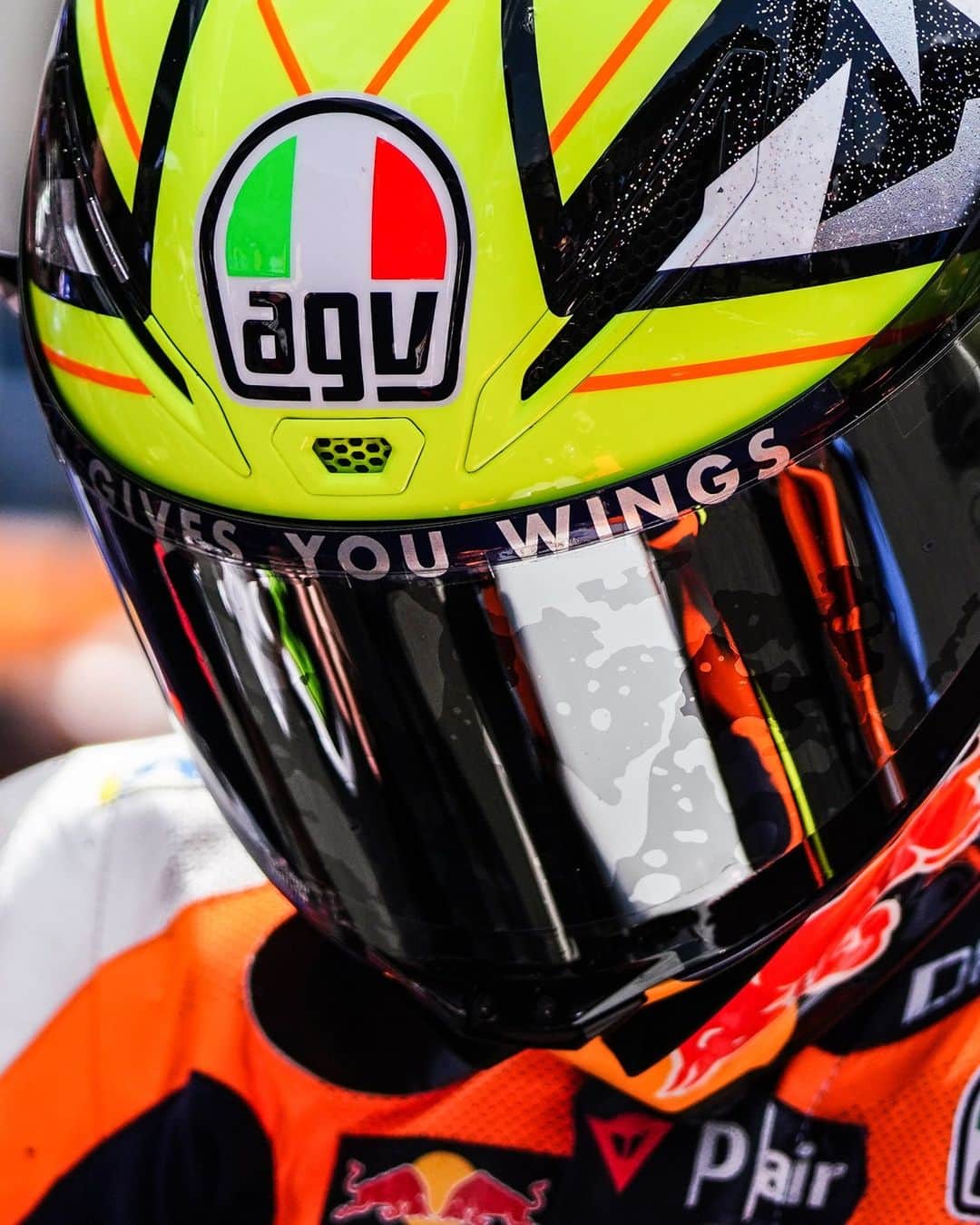 レプソル・ホンダのインスタグラム：「Focus.  Detail.  Work.  @rcb.global」