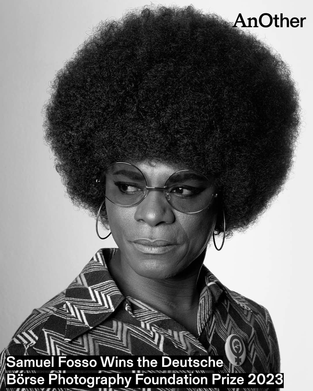 AnOther Magazineのインスタグラム：「Thursday night at London's @thephotographersgallery, @sam.fosso was awarded the prestigious £30,000 Prize for his eponymous retrospective exhibition, tracing his almost 50 year-long career of brilliant, stylised self-portraiture. ⁠ ⁠ “Samuel Fosso is a survivalist,” Princeton University professor Chika Okeke-Agulu told AnOther last year. “The [photo] studio became the space where he could establish symbolic lines of communication with home. That’s what led him to turn the camera on himself.” Read more about the celebrated photographer at the link in bio 📲⁠ ⁠ 📸 1. Samuel Fosso, Self-Portrait (Angela Davis) from the series African Spirits, 2008 © Samuel Fosso. Courtesy of the artist and JM Patras, Paris⁠ 2. Samuel Fosso, Autoportrait, from the series 70s Lifestyle, 1976 © Samuel Fosso. Courtesy of the artist and JM Patras, Paris⁠ 3. Samuel Fosso, Self-Portrait from the series Memoire d’un Ami, 2000 © Samuel Fosso. Courtesy of the artist and JM Patras, Paris⁠ 4. Samuel Fosso, Self-Portrait from the series 70s Lifestyle, 1975-78 © Samuel Fosso. Courtesy of the artist and JM Patras, Paris⁠ 5. Samuel Fosso, from the series ALLONZENFANS, 2013 © Samuel Fosso. Courtesy of the artist and JM Patras, Paris⁠ 6. Samuel Fosso, Self-Portrait (Martin Luther King Jr.) from the series African Spirits, 2008 © Samuel Fosso. Courtesy of the artist and JM Patras, Paris」