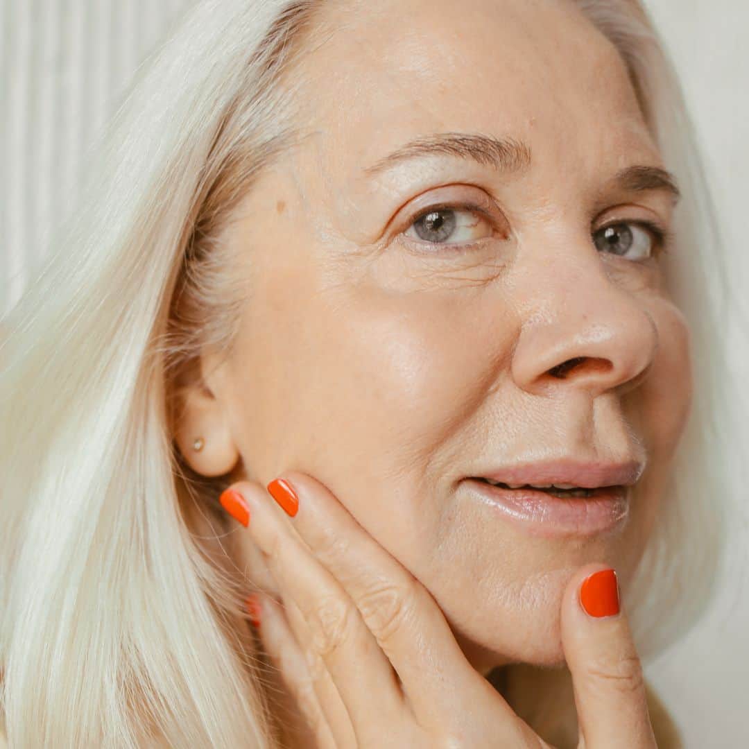 DHC Skincareのインスタグラム：「Get mom the gift she really wants...Skincare! ​​​​​​​​​Shop the age-defying Super Collagen Set and all mom's favorites for 20% off all weekend long 🤗💖  Use Code: MOM20 Offer Ends: 5/14/23」