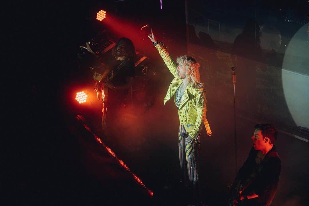 Tokio Hotelさんのインスタグラム写真 - (Tokio HotelInstagram)「Barcelona! We had such an amazing night with you. See you soon! ❤️ 📸 @leonschlesselmann」5月14日 3時28分 - tokiohotel