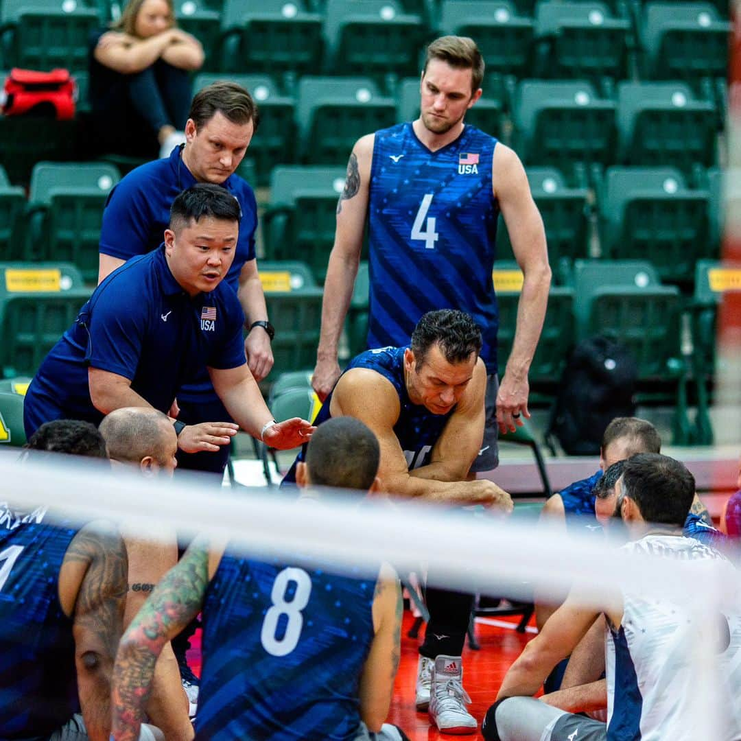 USA Volleyballさんのインスタグラム写真 - (USA VolleyballInstagram)「Silver Stars! 🥈 The U.S. Men's Sitting Team 🇺🇸 won silver at the ParaVolley Pan America Championship on Saturday after falling to Brazil in the final.  Story and stats at 🔗 in our bio」5月14日 9時16分 - usavolleyball