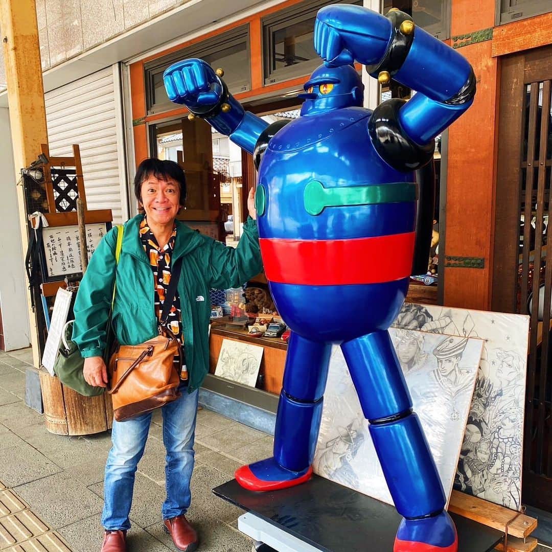 河崎実さんのインスタグラム写真 - (河崎実Instagram)「高田駅前の商店街に鉄人がいた。」5月14日 9時15分 - kawasakiminoru