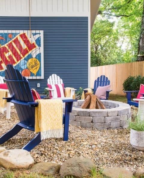 HGTVさんのインスタグラム写真 - (HGTVInstagram)「Want to plan a party *everyone* will be talking about? Here are a few of our top party-planning hacks: ⁠ 1. Turn a kiddy pool into a hydration station ⁠ 2. Create an outdoor bar cart for adult bevs ⁠ 3. Go low-fuss with a sheet pan dinner⁠ ⁠ What's your best party hack? Drop it in the comments ⬇️⁠ ⁠ Head to the #linkinbio for even more tips. #HGTVLiving⁠ ⁠ 📸: Getty Images, @bpatrickflynn, @tomasespinozaphotography, Sarah Busby, @rusticwhiteinteriors, @cassidygarciaphoto」5月14日 5時00分 - hgtv