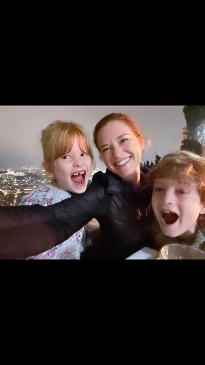 サラ・ドリューのインスタグラム：「Missing these nuggets right now. Happy mamas day weekend!! ❤️❤️❤️」