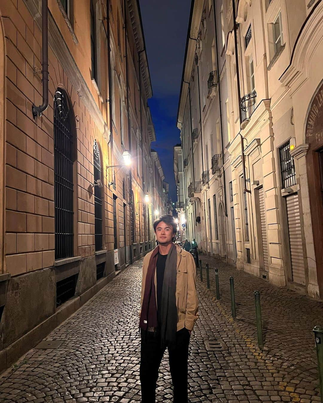 ダニエル太郎さんのインスタグラム写真 - (ダニエル太郎Instagram)「Family in Italy❤️ This week we are in Turin, the previous capital of the country.   ６ヶ月振りに家族皆んなで集まれました❤️ファミリー　イン　イタリーなーんて😅今はトリノで試合は月曜日からです。トリノは昔のイタリアの首都でした。ローマとトリノの関係は東京と京都みたいだな感じですね！」5月14日 5時35分 - tarodaniel