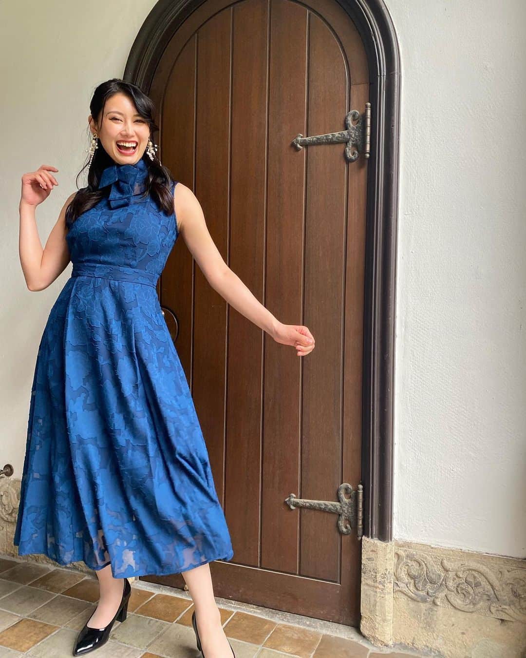 嘉瀬美月さんのインスタグラム写真 - (嘉瀬美月Instagram)「🌹💙 ⁡ ┈┈┈┈┈┈┈┈┈┈┈┈┈┈┈┈┈┈┈┈┈┈┈┈ ⁡ ⁡ ⁡ ⁡ ずっと可愛いなーって思っていた、 @nozo.mi74 × @andemiu_official  のワンピースをついに着ることが出来ました🌟 ⁡ ⁡ 透け感があって、よくよく見ると薔薇柄なの🌹 ⁡ ⁡ 1枚でサラッと着やすくて、お上品に見えるからお気に入り💋 ⁡ ⁡ ⁡ ⁡ ⁡ ⁡ #portrait #Japanese #Japanesemodel  #Asian #tokyomodel #photoshooting #photo  #ポートレート #ポートレートモデル #東京写真部 #東京モデル #東京ポートレート  #サロンモデル #サロモ #フリーランスモデル  #攝影 #寫真 #攝影日記 #ミスコン #のんちゃん #大人コーデ #andemiu #デート服 #お呼ばれコーデ ⁡ ⁡ ⁡ ┈┈┈┈┈┈┈┈┈┈┈┈┈┈┈┈┈┈┈┈┈┈┈┈」5月14日 5時47分 - meeeeetamm