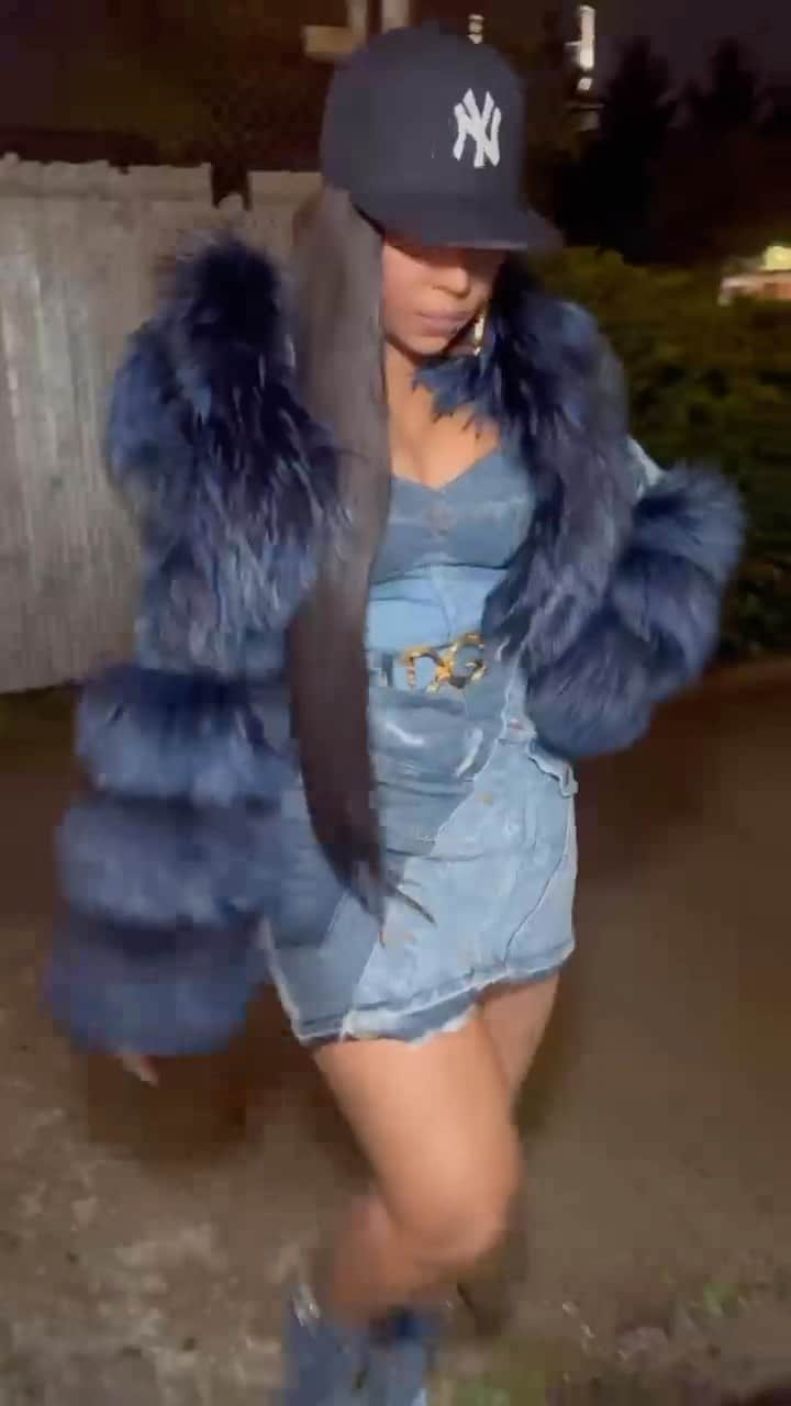 アシャンティのインスタグラム：「💙💙💙」