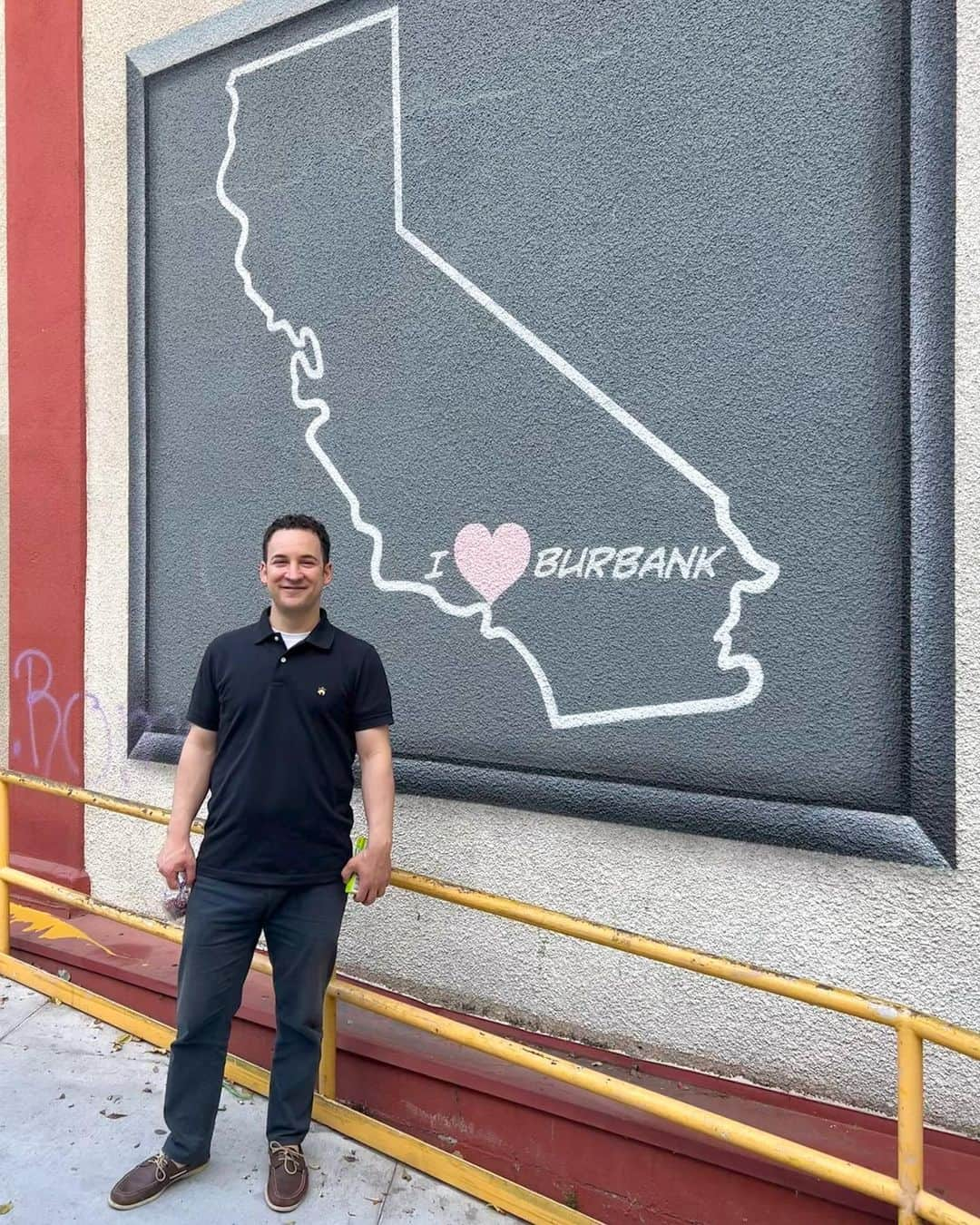 ベン・サヴェージさんのインスタグラム写真 - (ベン・サヴェージInstagram)「Greetings from Burbank」5月14日 6時33分 - bensavage