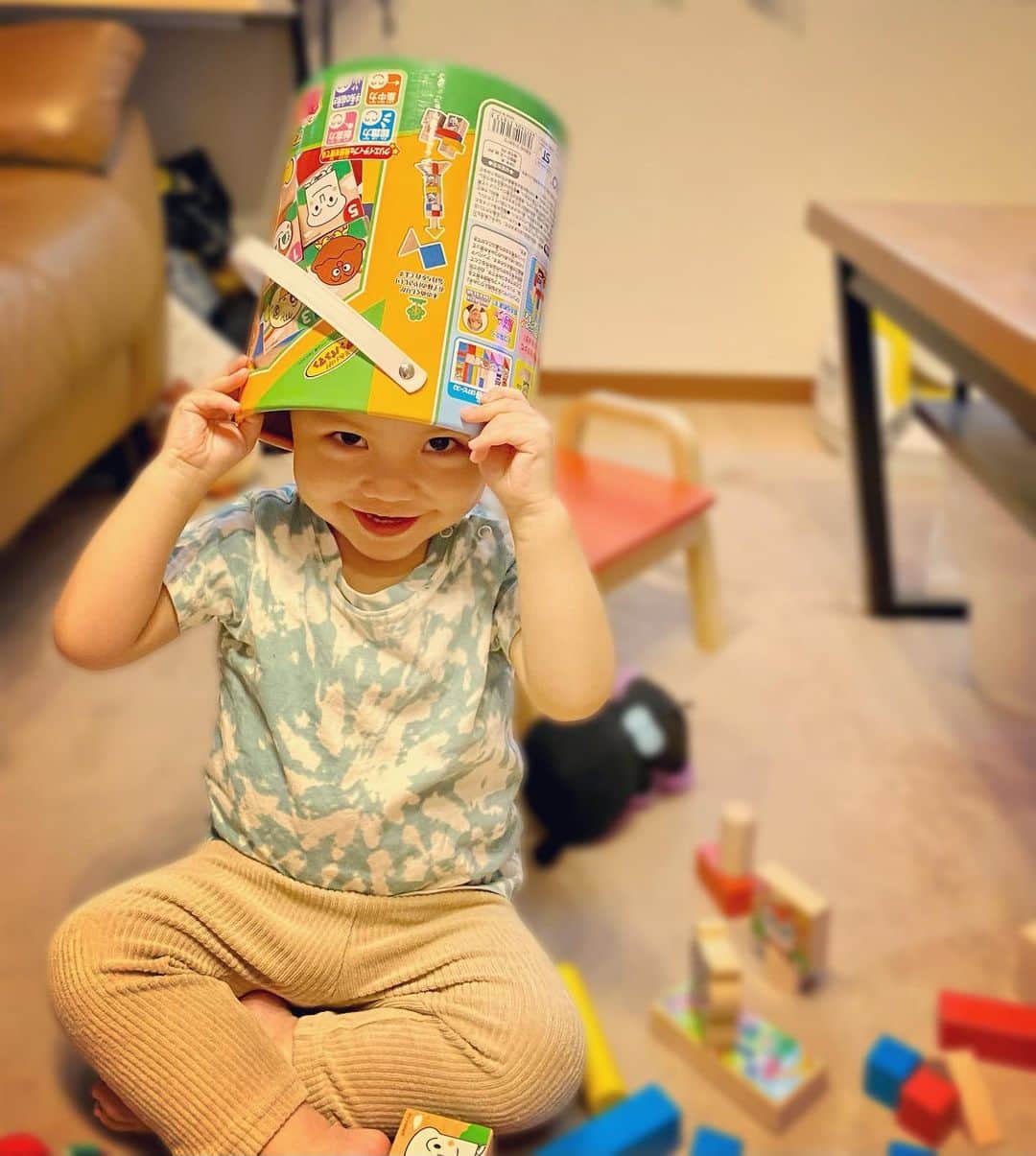 西国原礼子のインスタグラム：「いい顔するなーこの1歳児😎」