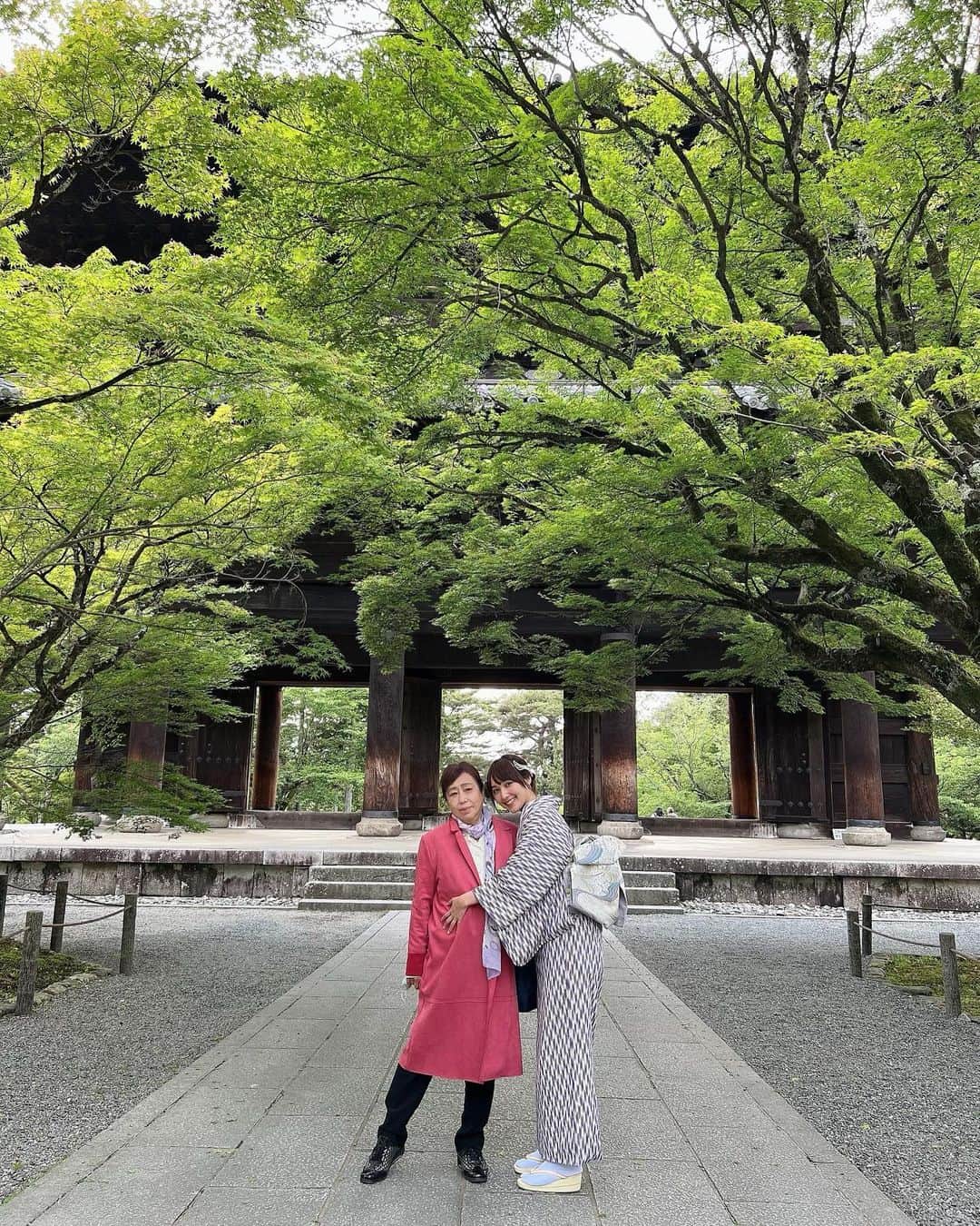 amiさんのインスタグラム写真 - (amiInstagram)「京都のおばあちゃん家に帰省した時の写真⛩🌱 #南禅寺 #平安神宮 #京都 #お庭のバラは叔母宅の🌹」5月14日 17時19分 - amidesudoumo