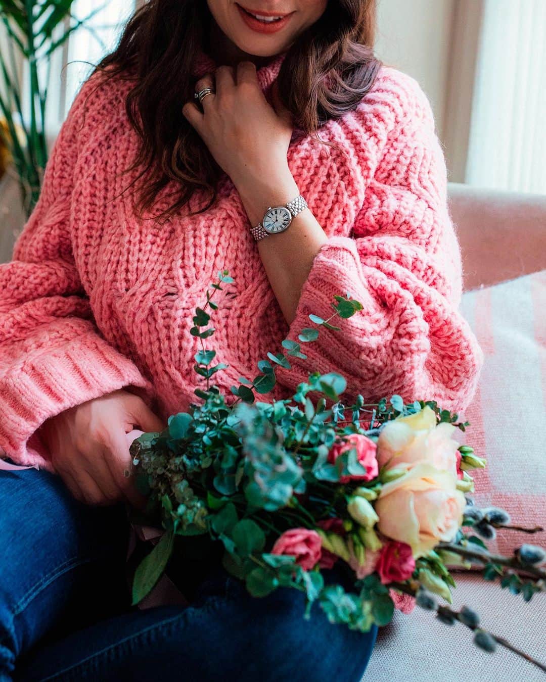 フレデリックコンスタントのインスタグラム：「Happy Mother's Day! Wishing you all a day filled with love and joy surrounded by your loved ones.  #MothersDay #ClassicsCollection #LadiesWatch」