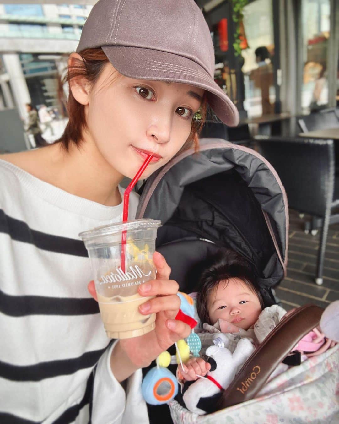 のインスタグラム：「💖  娘とデート🩷 話しかけるとニコーってしてくれるの👶🌸 たまらんなぁ〜💓  #母の日 #新米ママ #女の子ベビー #令和5年ベビー  #👶🌸 #4ヶ月ベビー  #子育てママ #育児ママ  #赤ちゃんのいる暮らし  #ブロガー #インフルエンサー #横町ももこ」