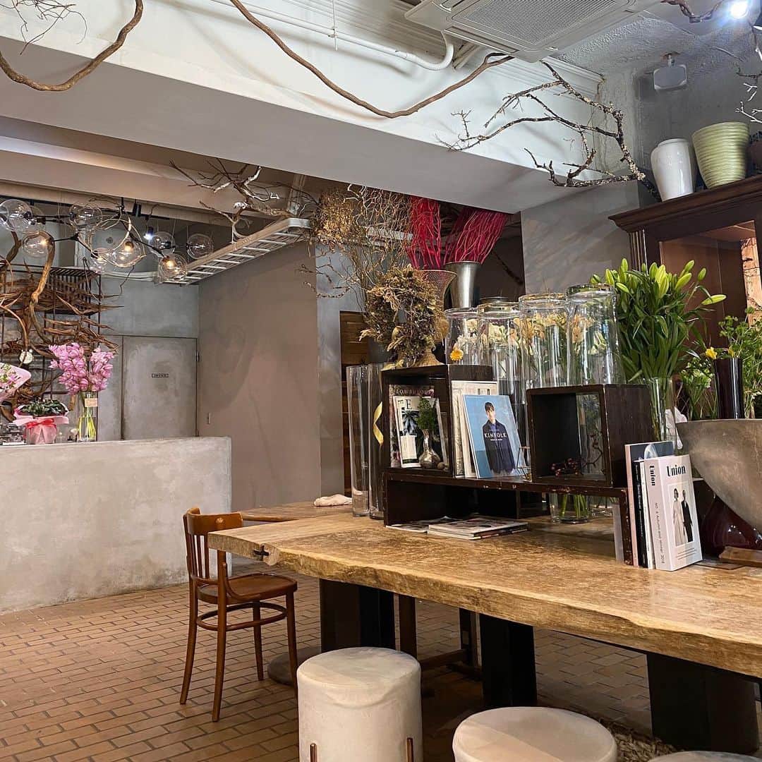 rats1316のインスタグラム：「☕️💐 ・ ・ ・ #cafe#札幌カフェ#☕️」