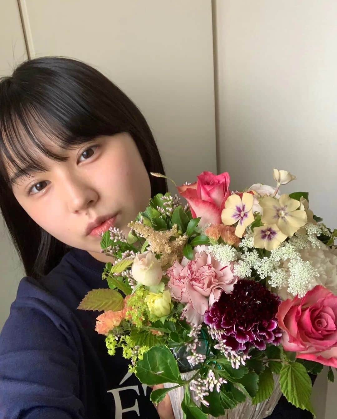 森﨑美月さんのインスタグラム写真 - (森﨑美月Instagram)「💐母の日  今年はお母さんの好きな紫色のカーネーションにしたよ♡ フリルがかわちい♡  ⁑ ⁑  #seventeen #モデル #セブンティーン #森﨑美月 #jk #fjk #16歳 #母の日 #いつもお弁当ありがとう」5月14日 18時12分 - morisaki_mizuki_