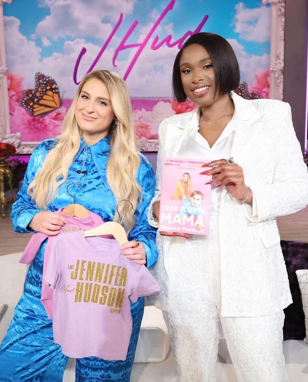 メーガン・トレイナーさんのインスタグラム写真 - (メーガン・トレイナーInstagram)「Still can’t believe I’m a mama of 2 celebrating Mother’s Day with @iamjhud for The Mother’s Day Special on @jenniferhudsonshow 🥹💖 Thank you queen for the cutest gifts ever! Hope every superwoman mama has the best day ever tomorrow! Happy Mother’s Day to my loving mama @kelliatrainor and all the other amazing mamas out there!💐 #Dearfuturemama #31weekspregnant」5月14日 9時51分 - meghantrainor