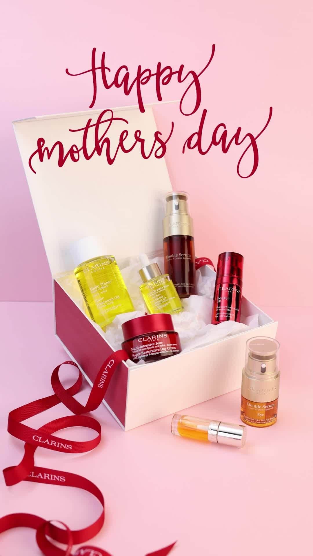 Clarins Australiaのインスタグラム：「Happy Mother's Day! Mums, how are you being celebrated today?⁣ ⁣ #Clarins #MothersDay⁣」