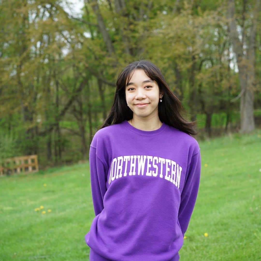 シータ・ラムサムのインスタグラム：「Very excited to share that this fall I will be continuing my academic career at Northwestern University! 💜🐱  While I am definitely excited to move to the Evanston-Chicago area, I will forever cherish my time here at East Lansing. Thank you for everything Michigan State! 🫶🏻  Switching to a wildcat for now, but go green always! 💚  📸: @poooooooommmmmm (will miss my favorite photographer so much 🥲)」