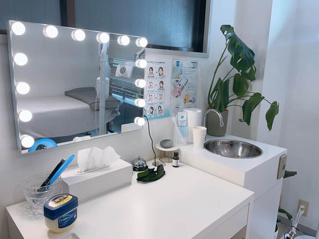 志村玲那さんのインスタグラム写真 - (志村玲那Instagram)「#ライトビューティー表参道店 #ホワイトニング #してきた  #短時間で #予想以上に白くなった  #れなのインスタ見た って @light_beauty_omotesando にDM予約すると30分¥500でしっかり白くしてくれるよ👻  #先着10名様までらしい〜  #行ってみてね #おすすめ  #セルフホワイトニング #500円 #ワンコイン #ライトビューティー  #PR」5月14日 10時15分 - rena_shimura