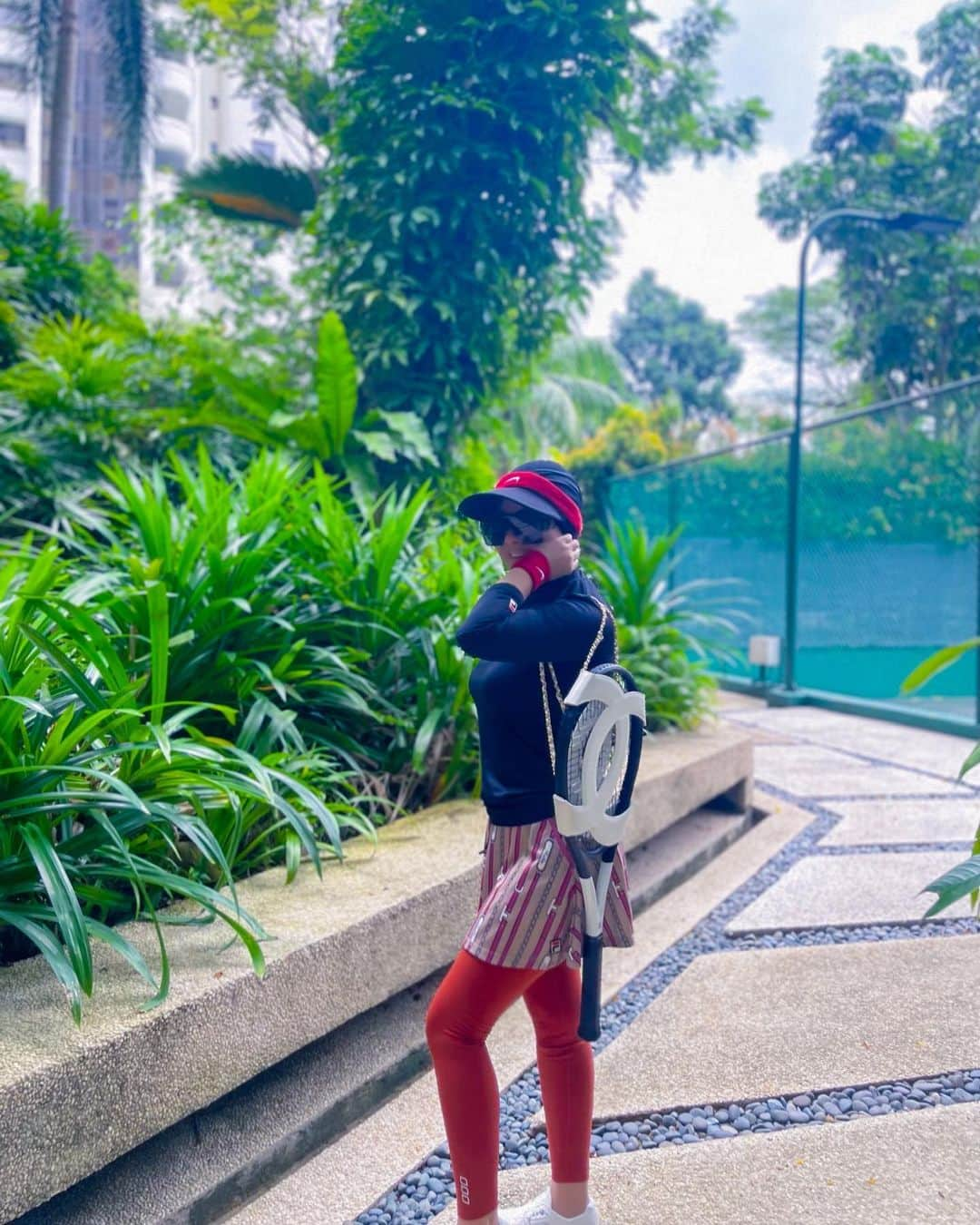 Syahriniさんのインスタグラム写真 - (SyahriniInstagram)「•  ~ Chillin On The Tennis Court After A Long Game ~  _____________________ ~𝓢𝓨𝓡~ ____________________  #PrincesSyahrini #TennisLyfe #Singapore_May2023」5月14日 10時18分 - princessyahrini